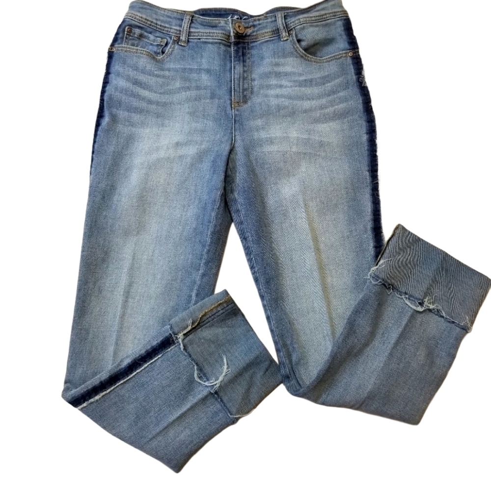 Inc jeans Size 8 Straight‎ leg regular fit Midrise